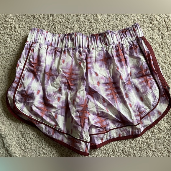 NWT FP MOVEMENT Varsity Blues Printed Shorts Sand Storm - Picture 9 of 13